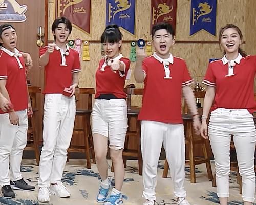  故意|Baby得罪《跑男》修图师？故意把她的腿，P成蔡徐坤的2倍