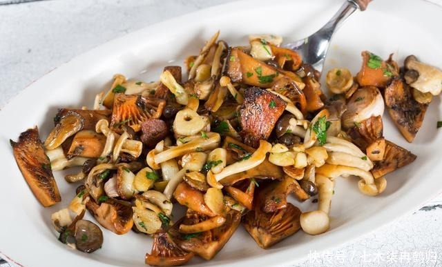  营养|鲜炒菌菇，超级鲜香，营养好吸收，酒店宴客菜，学会自己做家常菜