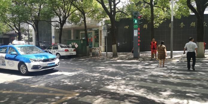 志愿者|礼让斑马线 从你我做起