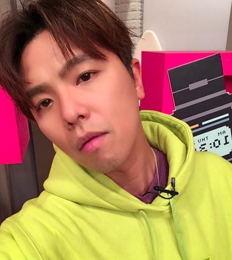  明星|?小鬼黄鸿升在浴室滑倒死亡，三天之内就消失了三个明星！都36岁