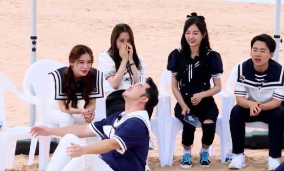  蔡徐坤|蔡徐坤好心帮沙溢擦脸上水时, 下秒举动被网友看后: 嫌弃就别擦