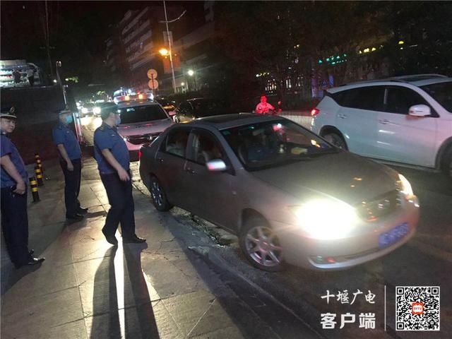 整治|十堰重拳整治客运“乱象”！昨夜突击检查画面曝光