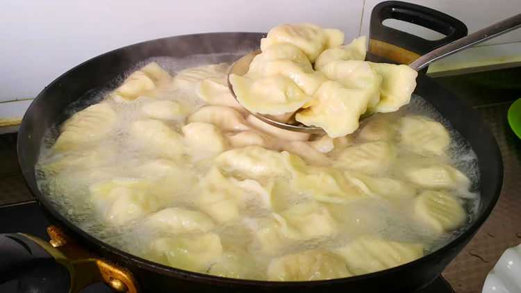 白菜|秋天,多给孩子包这馅饺子,开胃又消食,比韭菜和白菜都鲜,真香