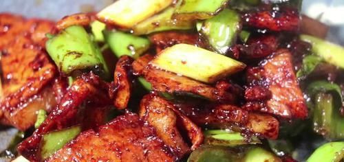  五花肉|回锅肉好吃有诀窍！教你在家做，方法简单味道好