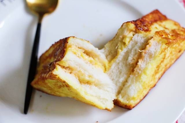  吐司|令孩子着迷的早餐，水果馅、蛋奶皮，不放糖自然香甜，3分钟搞定