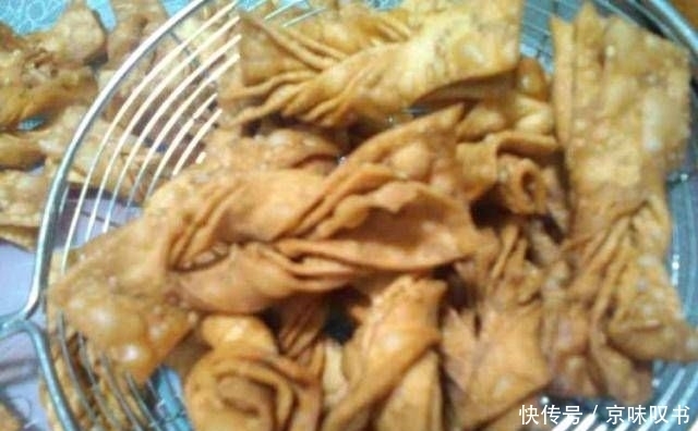  芝麻|一碗面粉，一把芝麻，教你做美味的油炸筷子，咸脆香！