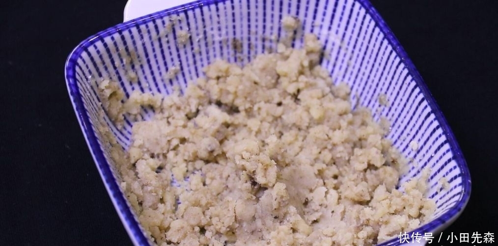 面粉|这是椒盐酥饼的做法,咸香可口,外皮超酥,轻轻一碰就掉渣