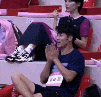  娱乐圈|他，怕不是会飞吧？