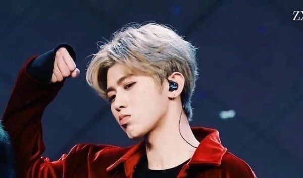 杨洋力|梦回巅峰! 杨洋力压王一博蔡徐坤, 登顶新媒体指数综艺嘉宾TOP1