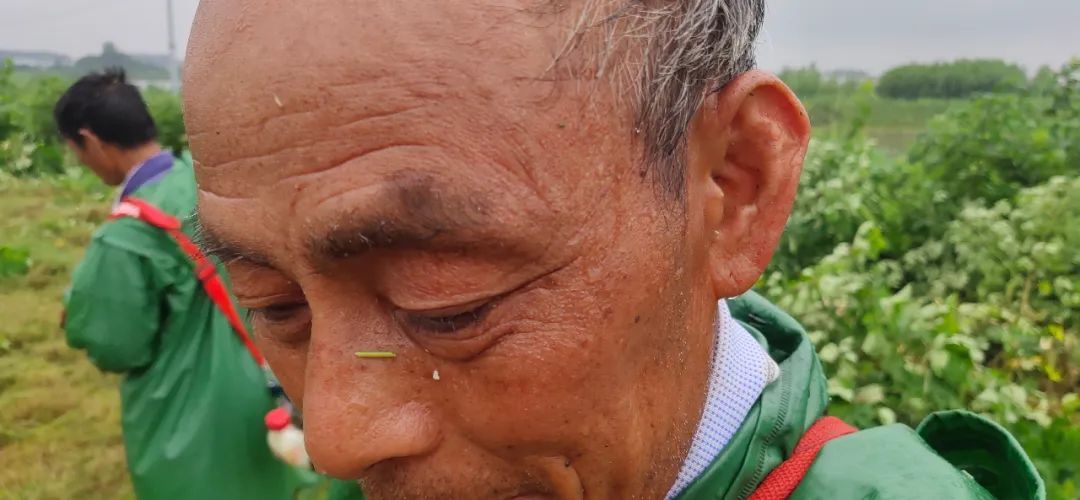  坚守|Vlog“一段大堤，几位老人的坚守”