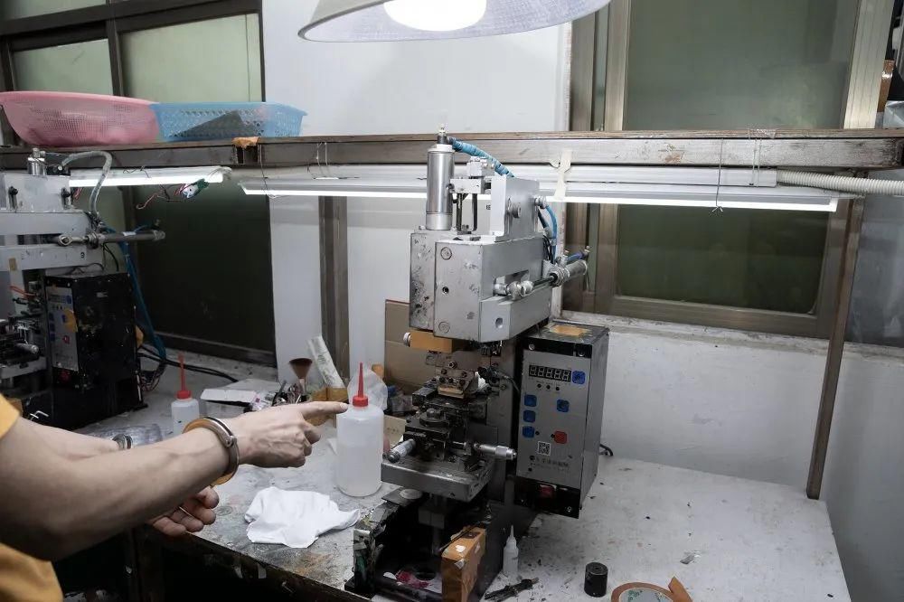 公安|涉案金额超6亿元!鼎湖公安捣毁特大制售假冒名表团伙