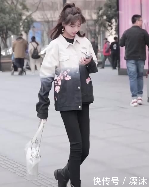 紧身裤|小姐姐这腿是真实存在的?穿上紧身裤只有几道褶皱,细到像假腿