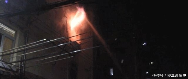  自行车|电动自行车，请勿室内充电！