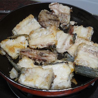  鱼骨|土茯苓鱼骨祛湿汤