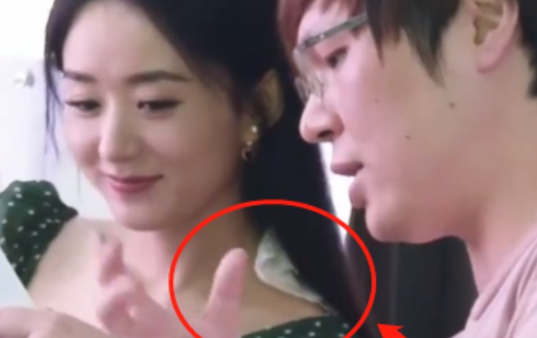 高温|赵丽颖高温拍摄宣传片,后背出汗后,下意识的动作太圈粉