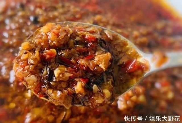 万能|万能的蒜蓉辣椒酱,味正不正宗全看这调料配方,放一月都不坏
