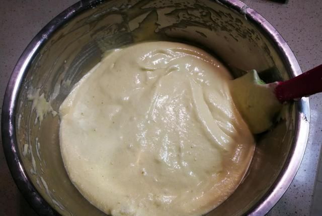  电饭煲|没有烤箱也能做蛋糕，一口电饭煲，不用水不用油，搅搅就出锅