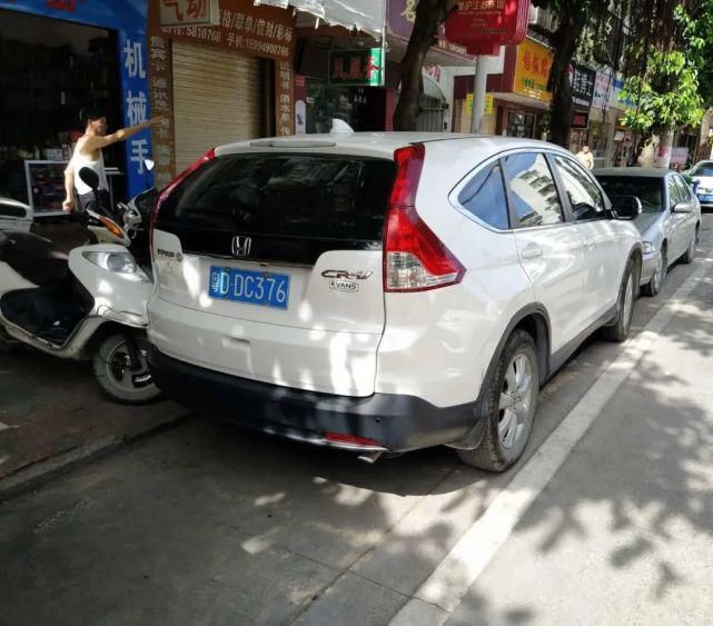  曝光|曝光 | 澄海这几辆逆向停放车辆被罚了，快看有你家的吗？