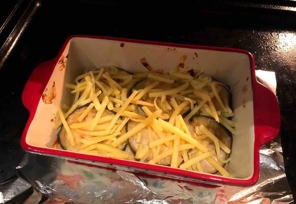  茄子|茄子不要再炒着吃，摇身一变成主食，孩子吃了一碗又一碗