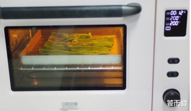 喜欢吃|青椒的独特做法，不用炒，不用煮，还不凉拌，简单好吃