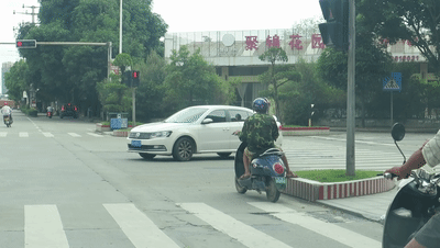 交通|【曝光台】看看险象环生的各类交通违法行为，你也是这样吗