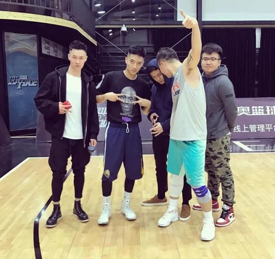  运动|专访5位时尚运动达人 球场实战篮球鞋怎么选？