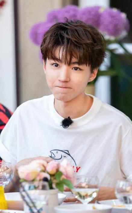  片酬|王俊凯录制《中餐厅4》片酬被扒出，得知金额后，知情人称是本人的要求