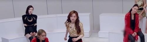  黄圣依|《乘风破浪》加更版将揭晓淘汰名单，伊能静：人缘太好，不想走