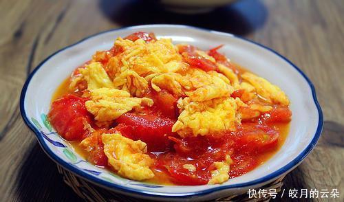  鸡蛋|你们家晚餐都吃啥看看我家的晚餐，三菜一汤，家人都抢着吃