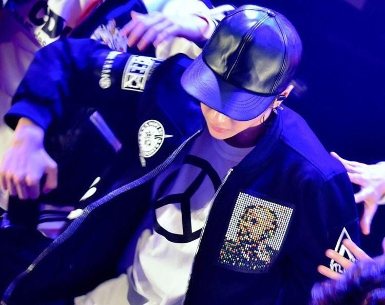  区别对待|街舞：故意打压王一博，区别对待改规则？金主怒了发博嘲讽节目组