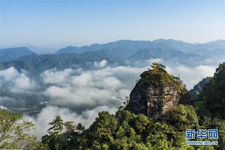  粉墙黛瓦|粉墙黛瓦齐云山