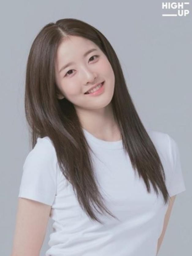  制作|韩国公布新人女团STAYC，包含著名星二代，制作人也大有来头