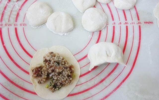  蒸饺|夏天，蒸饺就做这个馅，营养全面，味鲜又瘦身，一口就让食欲大开