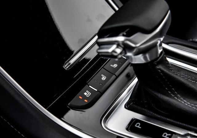 设计|180匹才卖十万?试驾长安锐程CC蓝鲸版