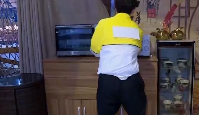  温暖|撕名牌大战，蓝队全军覆没，而angelababy表现勇敢而温暖