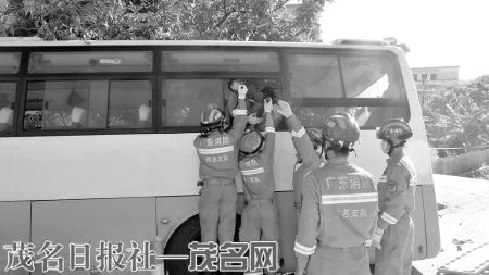  救援|消防员争分夺秒救出伤者