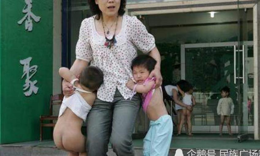抓拍|十年前汶川地震的抓拍，十年后的三人再次合影，网友：岁月如梭！
