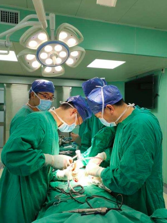 郑州人民医院|吓人！手机放裤兜爆炸险些炸断腿，这几大征兆一定要注意!