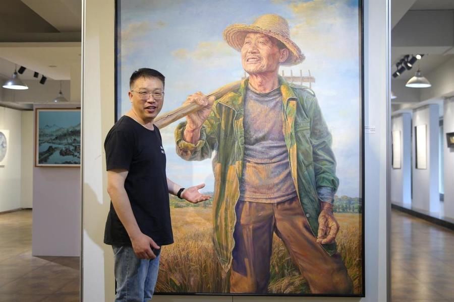 拍2000张照片只为画好一张藕，武汉高校教授画农村题材火出圈
