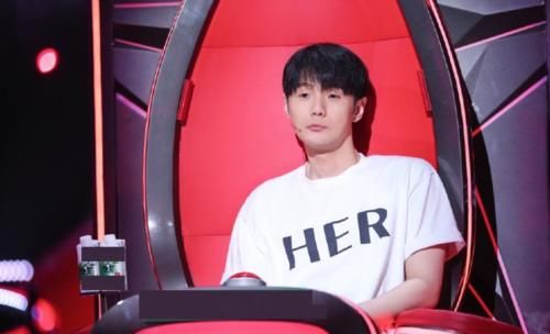  眼睛|吃瓜吃到自己身上，听到选手说心仪导师是自己，李荣浩的眼睛终于睁开了