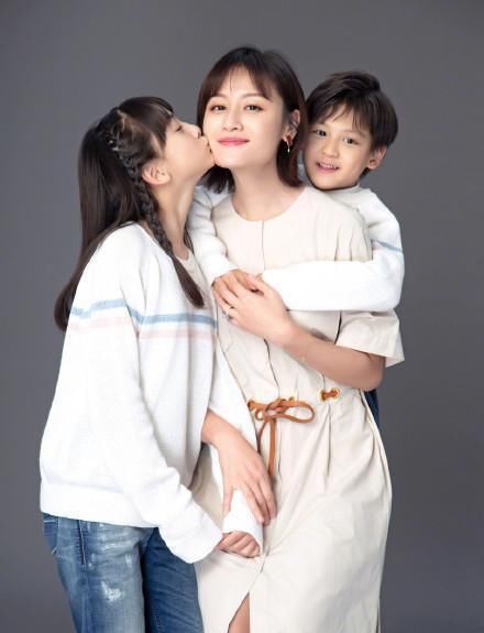  参加节目|昔日“跳水冠军”，晒出8岁儿子近照，爸爸基因遗传的一滴不剩