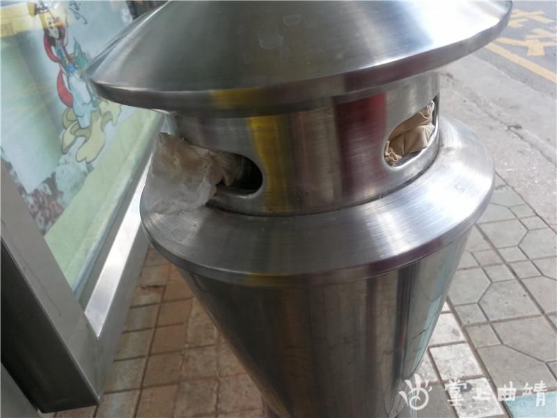  胡乱|【不文明行为随手拍】垃圾胡乱投放烟蒂收集桶