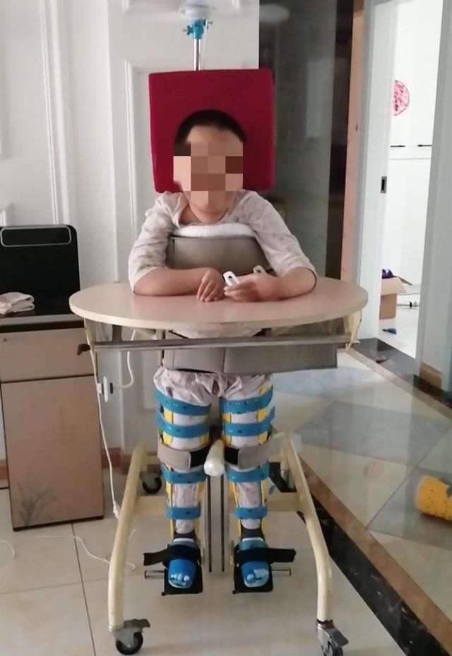  吴女士|一针70万元, 每4个月一针: 那些等针救命的SMA罕见病患儿