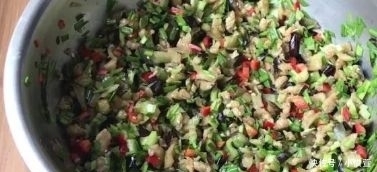 做法|茄子别直接炒着吃了,教你一个新吃法,做法简单味道足,比肉还香
