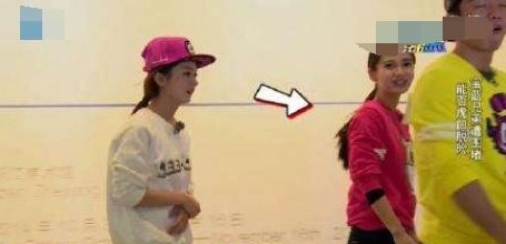 赵丽颖|被电视骗了,原来“撕名牌”这么拍出来的,难怪赵丽颖说都是剧本