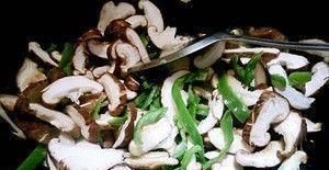  过瘾|香菇炒肉，柔软嫩滑，美味过瘾，简单易学