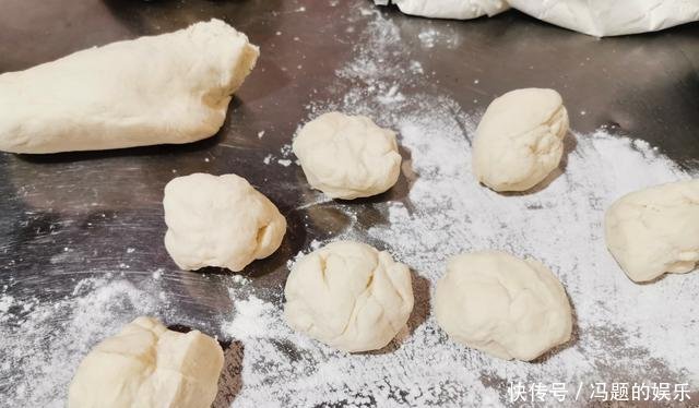 人成|自己做的包子,对比别人做的包子,简直就是买家秀与卖家秀的区别