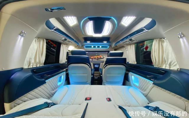  威霆|同样的外观内饰，价差高达30万，你会选奔驰威霆还是V级？