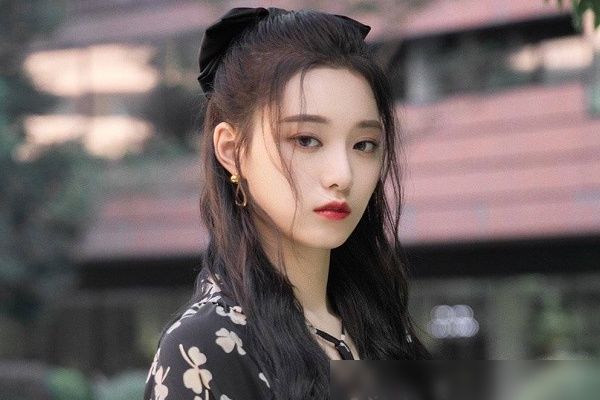  意难|选秀意难平：徐艺洋有黄子韬提携，乃万自力更生，徐圣恩不好说