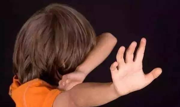  父亲|这3种爸爸，养出的孩子多半自卑又懦弱，长大很难出人头地